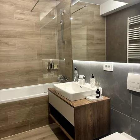 Cityscape Green, Modern Designer * Braşov