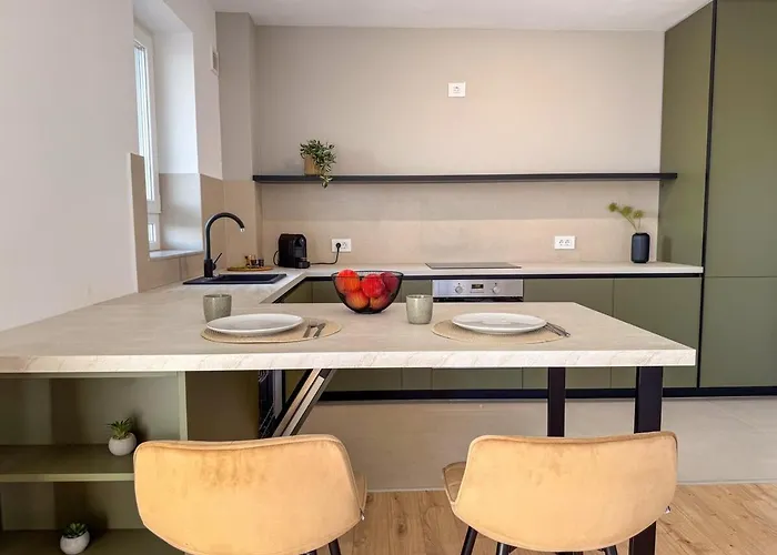 Cozy Cityscape Green, Modern Designer